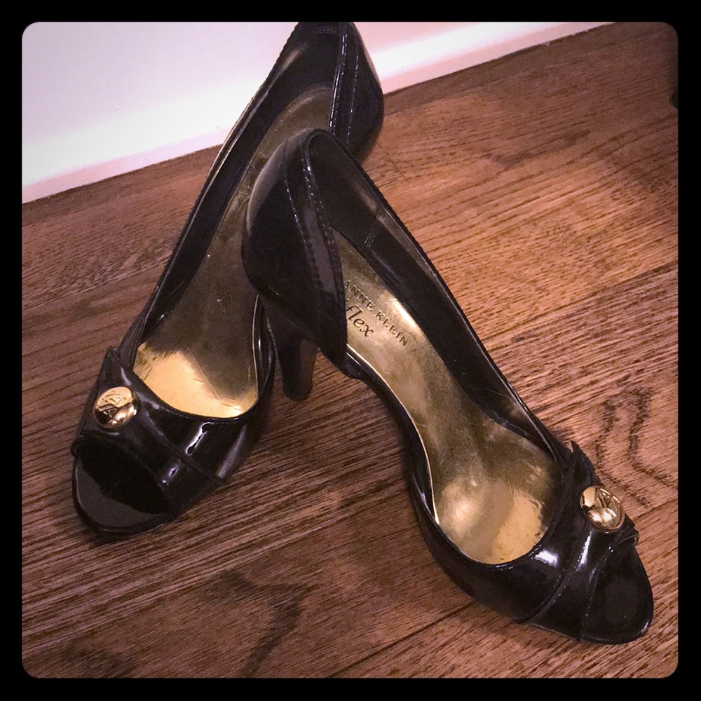 Anne Klein peep toes